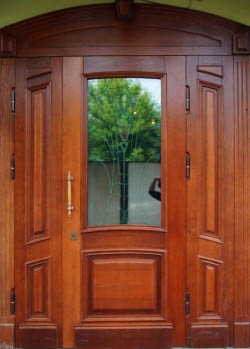 Дверь металлическая с массивом дерева  ИД 38